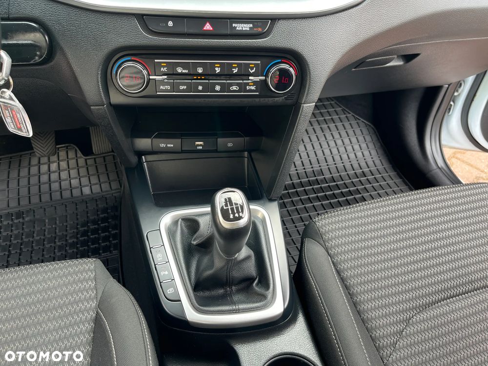 Kia Ceed 1.5 T-GDI M - 14