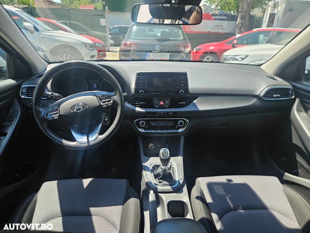 Hyundai i30 1.5 110CP 5DR M/T Comfort - 3