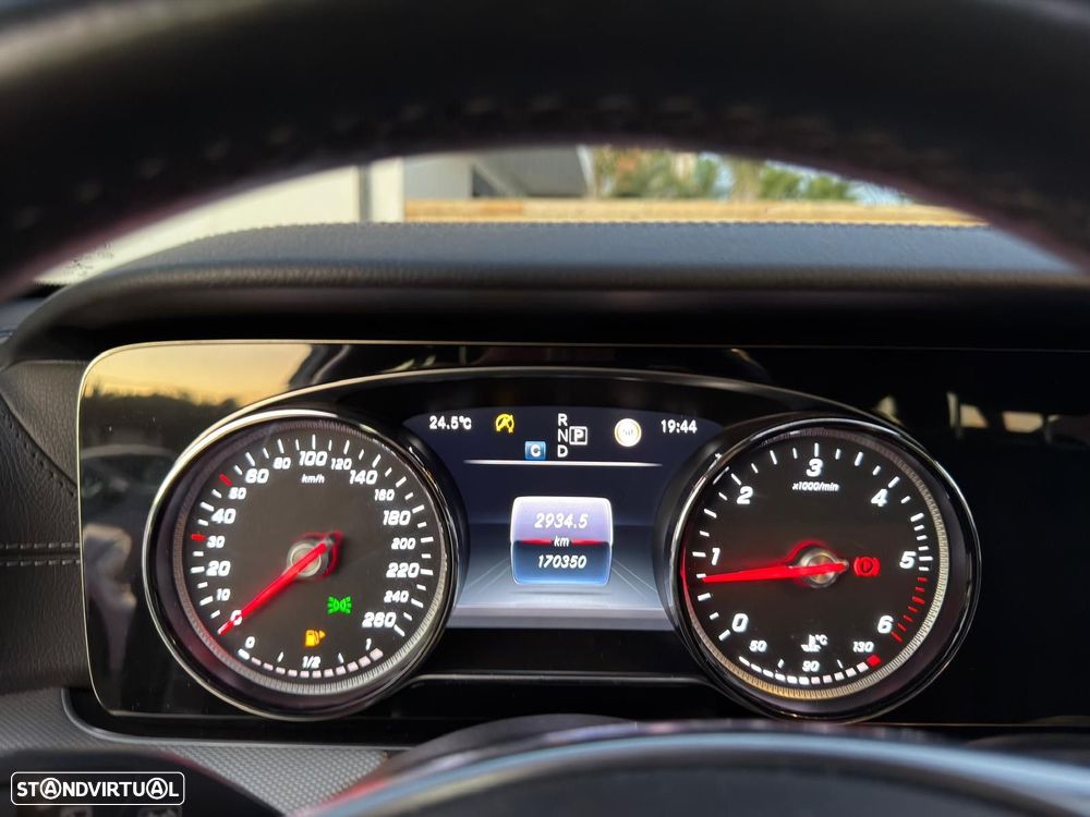 Mercedes-Benz E 220 d AMG - 33
