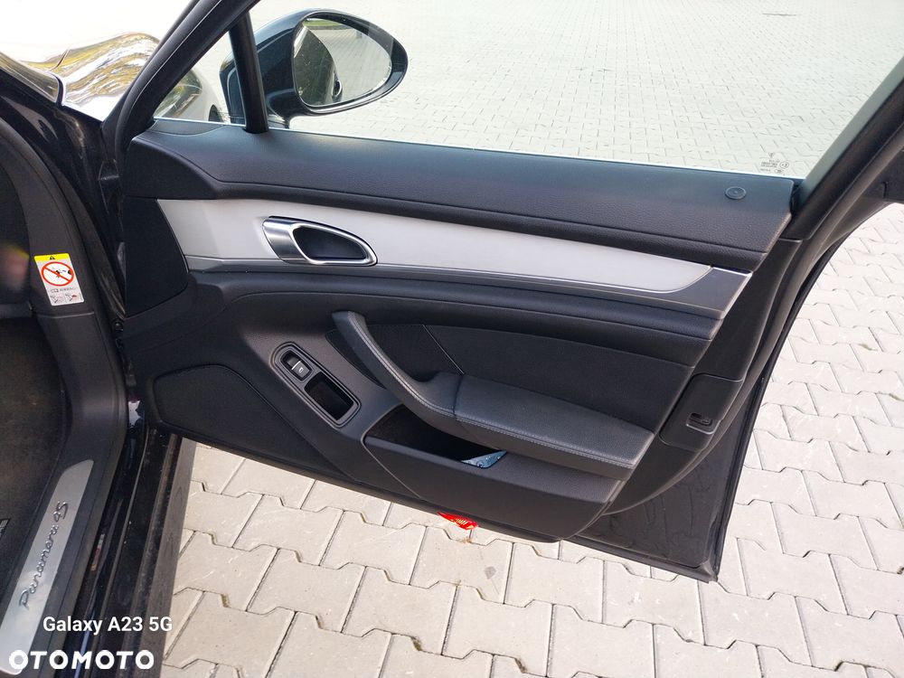 Porsche Panamera 4S - 12