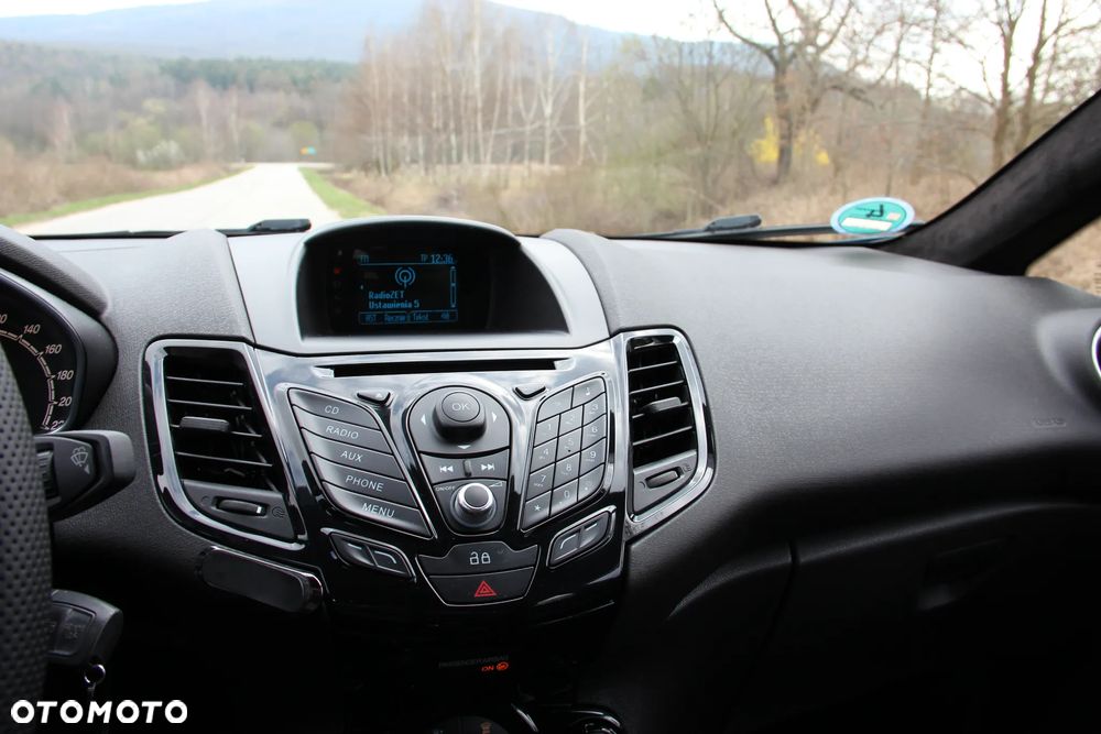 Ford Fiesta 1.6 Ti-VCT Titanium - 24