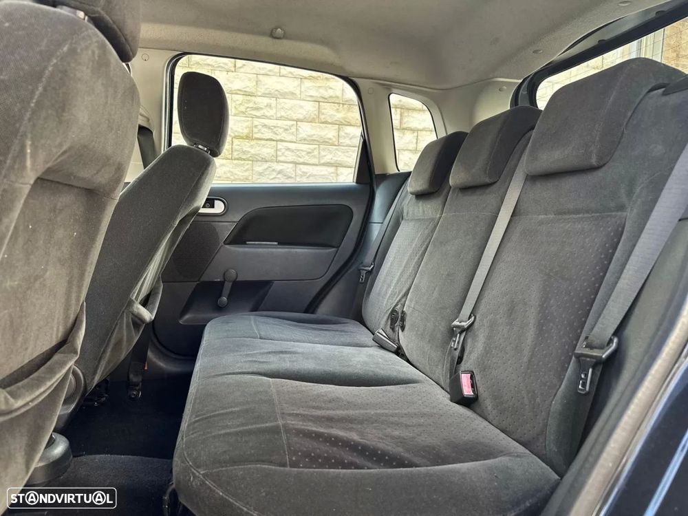 Ford Fiesta 1.25 Ghia - 12