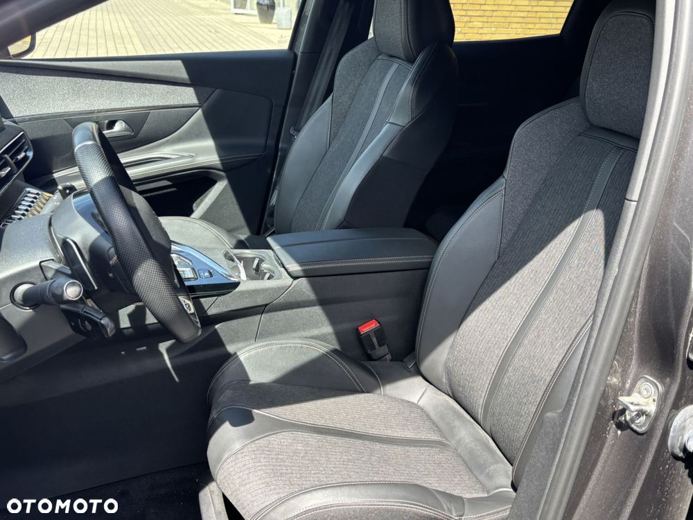 Peugeot 3008 1.6 PureTech Hybrid4 PHEV GT Pack S&S EAT8 - 10