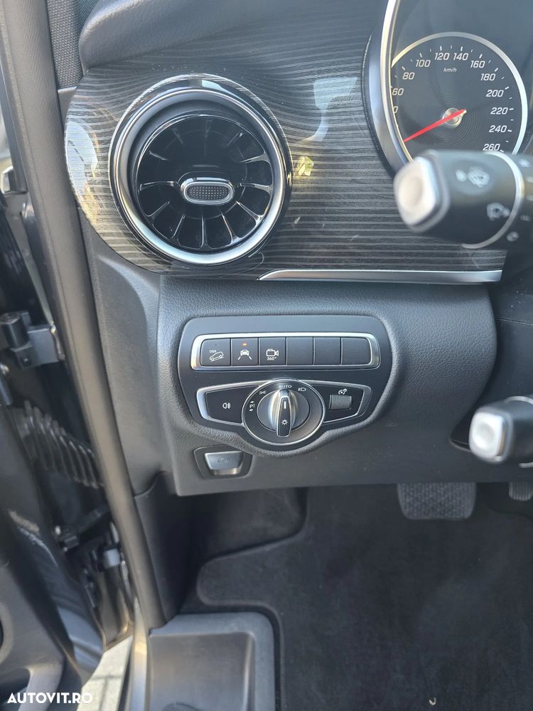 Mercedes-Benz V - 8