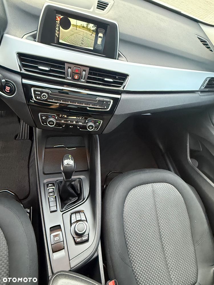 BMW X1 sDrive18i Sport Line - 22