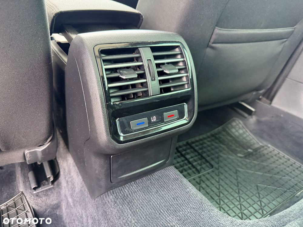 Volkswagen Passat - 14