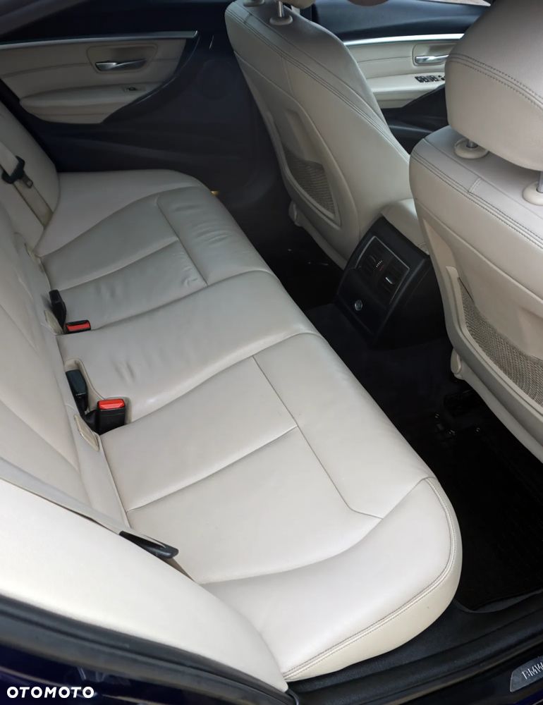 BMW Seria 3 328i Sport Line - 13