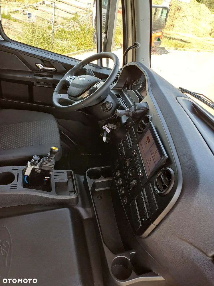 Ford F-LINE - 18