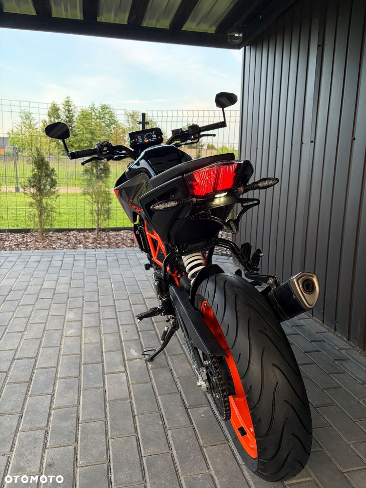 KTM Duke 125 - 28