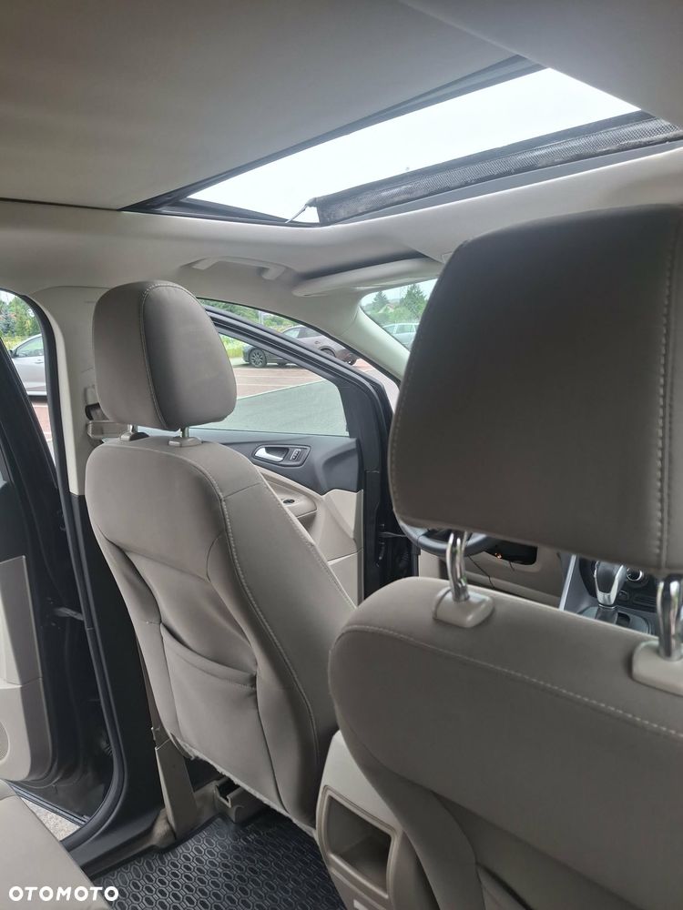 Ford Kuga - 12