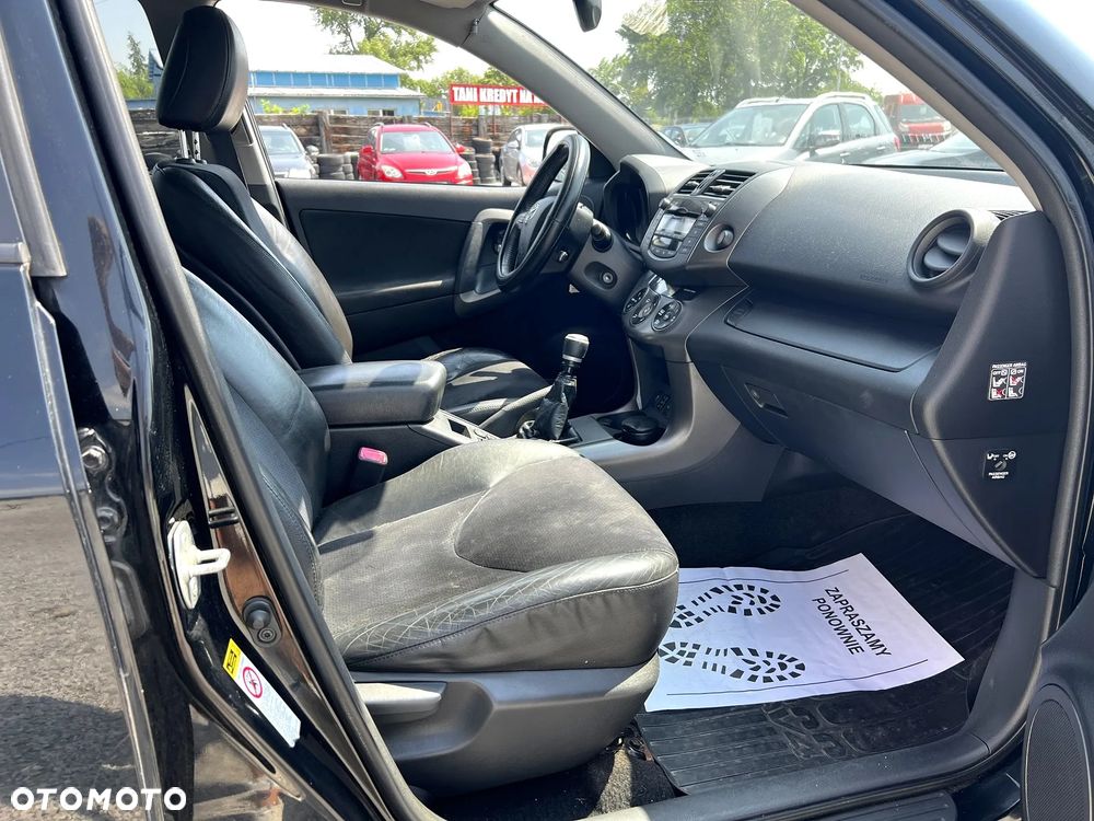 Toyota RAV4 2.2 D-4D Premium - 8