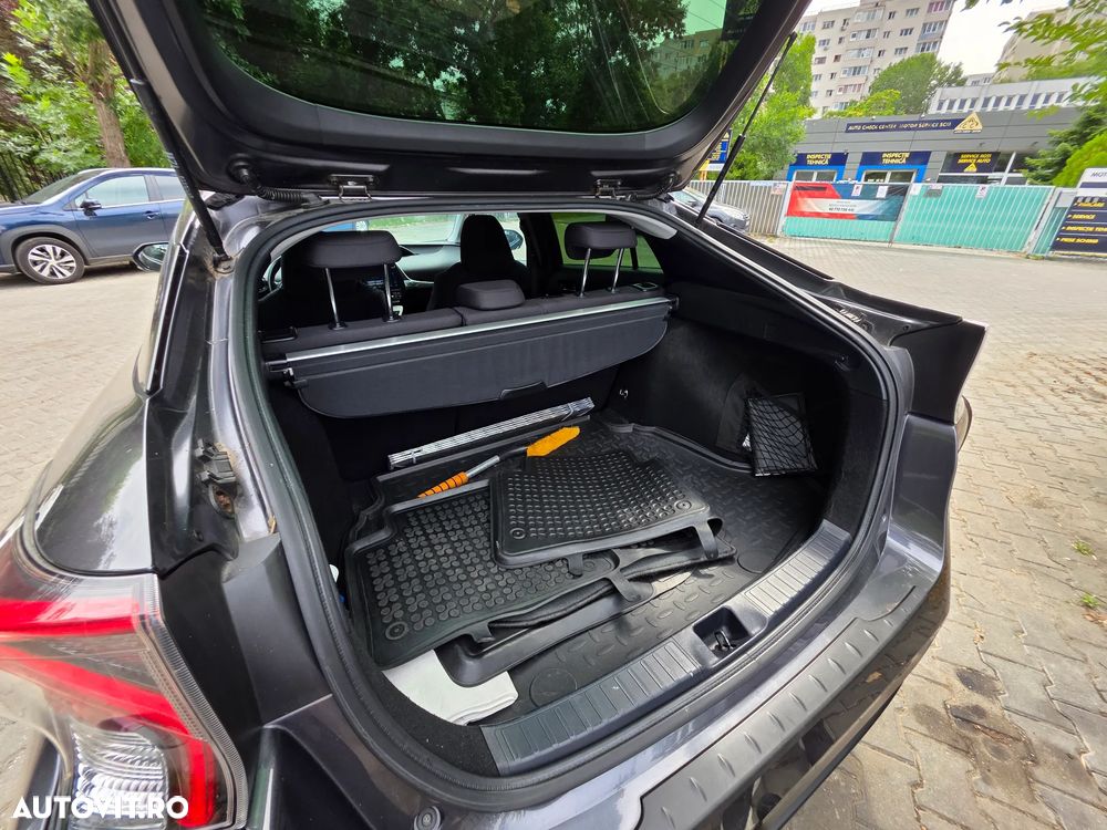 Toyota Prius 1.8 Dual VVT-i Sol - 3