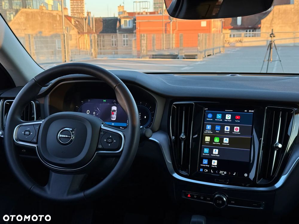 Volvo S60 B5 B AWD Plus Dark - 19