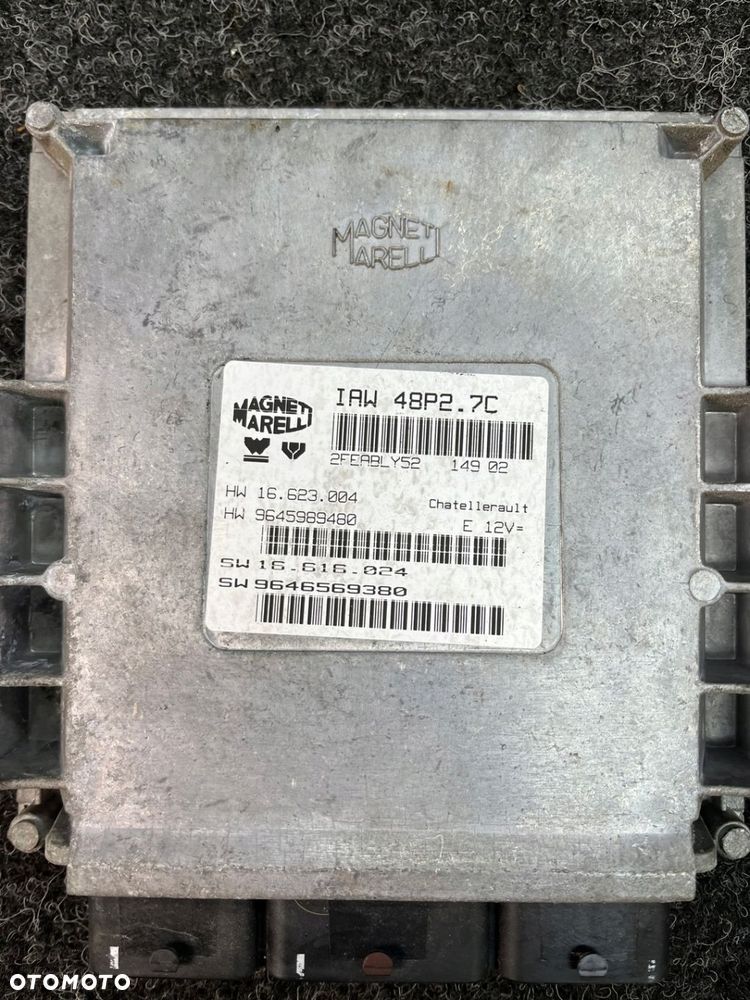 sterownik silnika citroen c3 1.1b IAW48P27C - 2