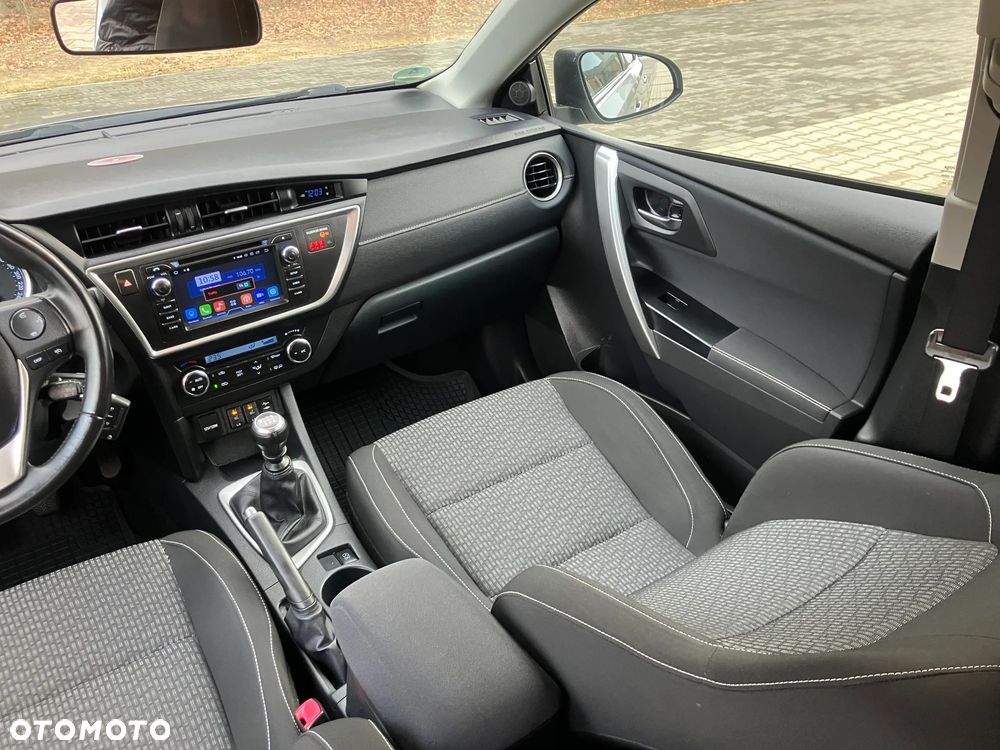 Toyota Auris 2.0 D-4D Executive - 36