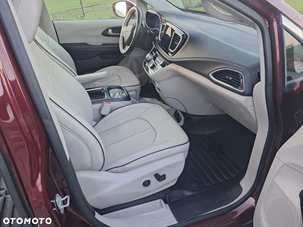 Chrysler Pacifica - 19