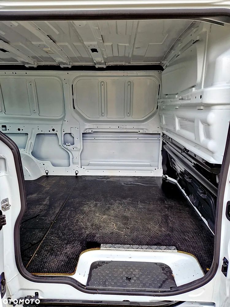 Renault Trafic - 11