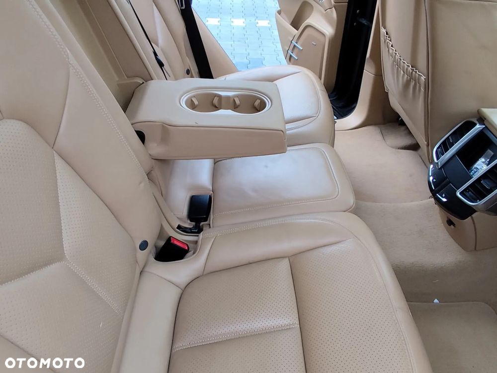 Porsche Cayenne S - 31
