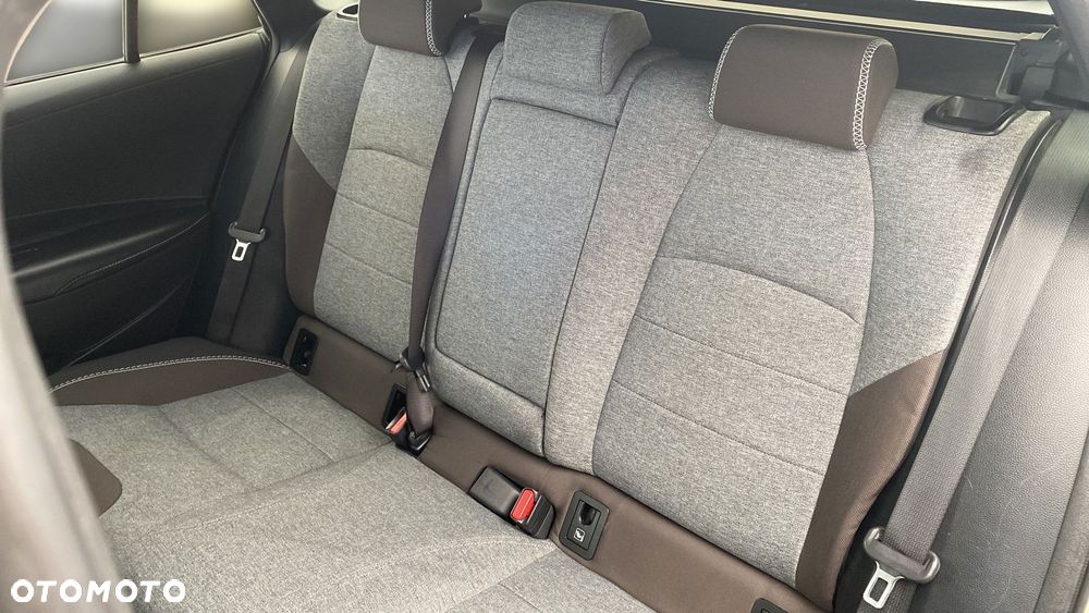 Toyota Corolla 2.0 Hybrid Trek - 12