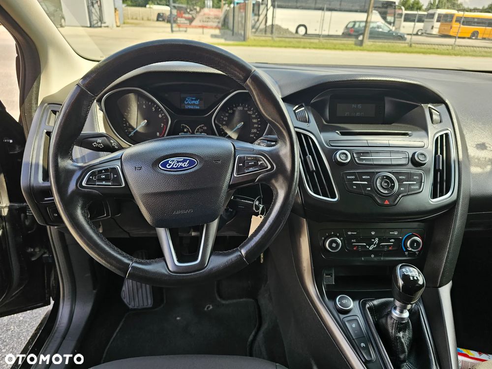 Ford Focus Turnier 1.0 EcoBoost Start-Stopp-System TITANIUM DESIGN - 11