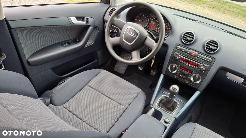 Audi A3 Sportback 1.6 FSI Ambition - 11