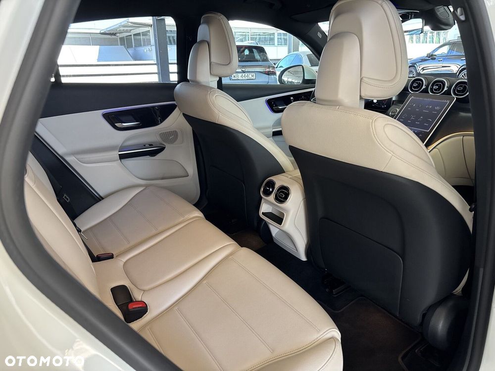 Mercedes-Benz GLC - 21