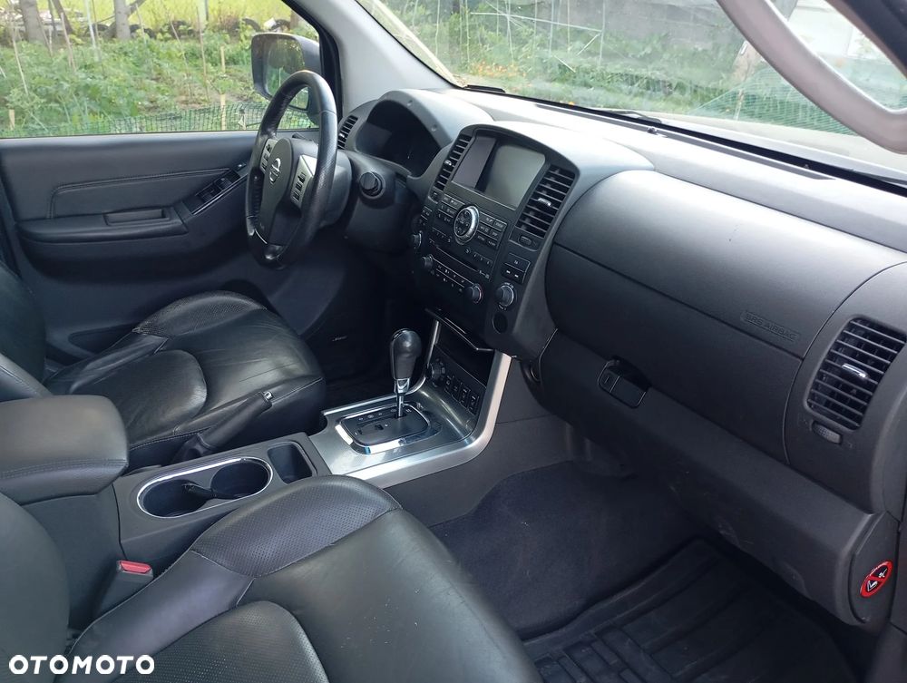 Nissan Navara 3.0 D V6 Platinum Long EU5 - 5