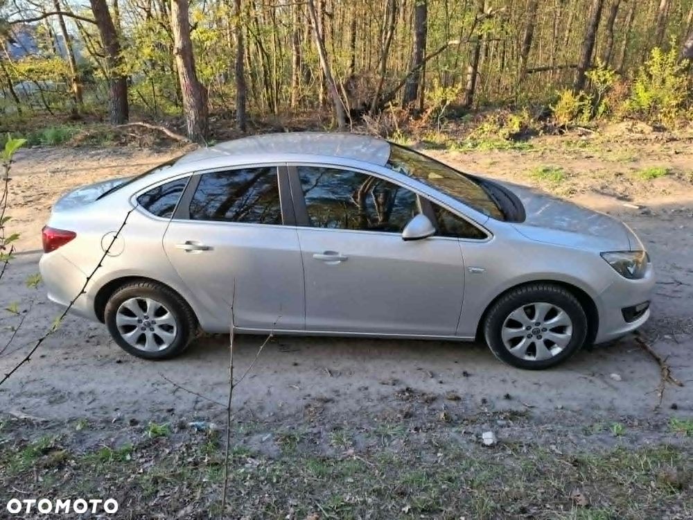 Opel Astra 1.4 T S&S EU6 - 10