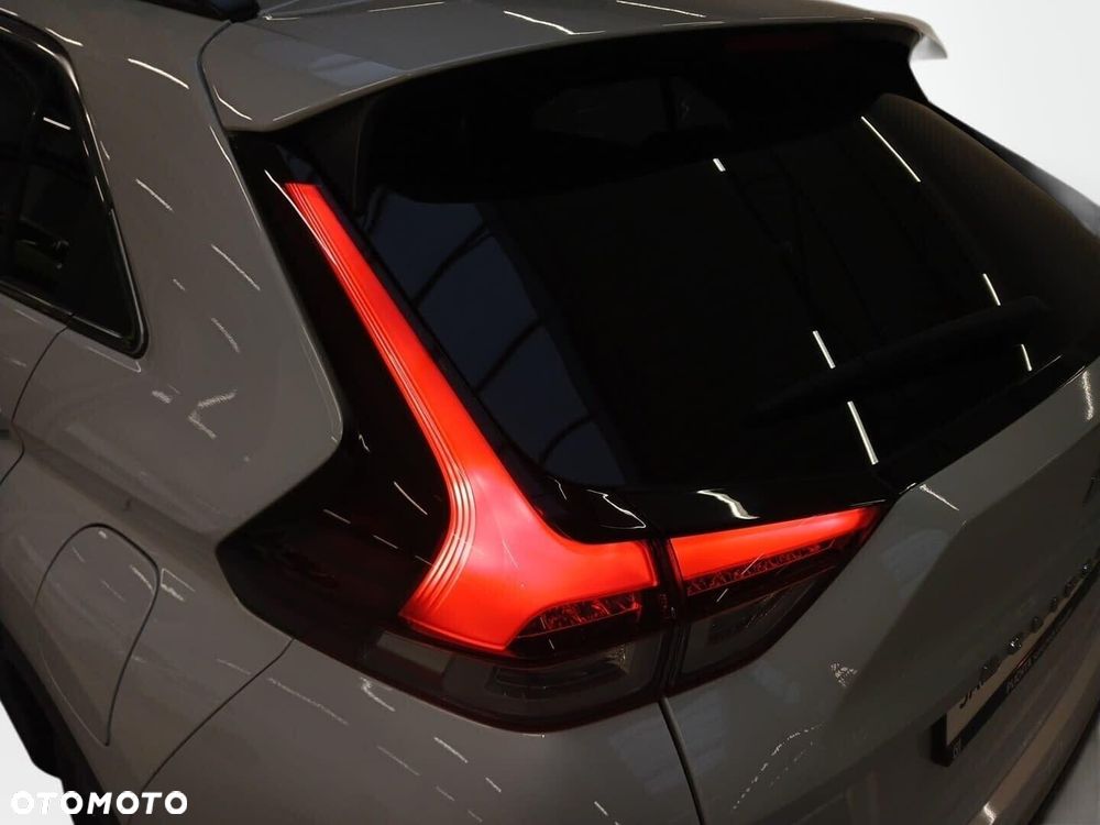Mitsubishi Eclipse Cross - 11