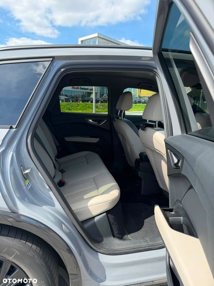 Audi Q4 e-tron SUV - 13