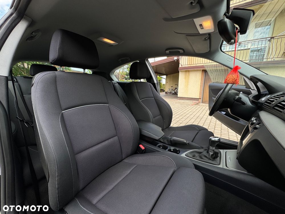 BMW Seria 1 118d - 28