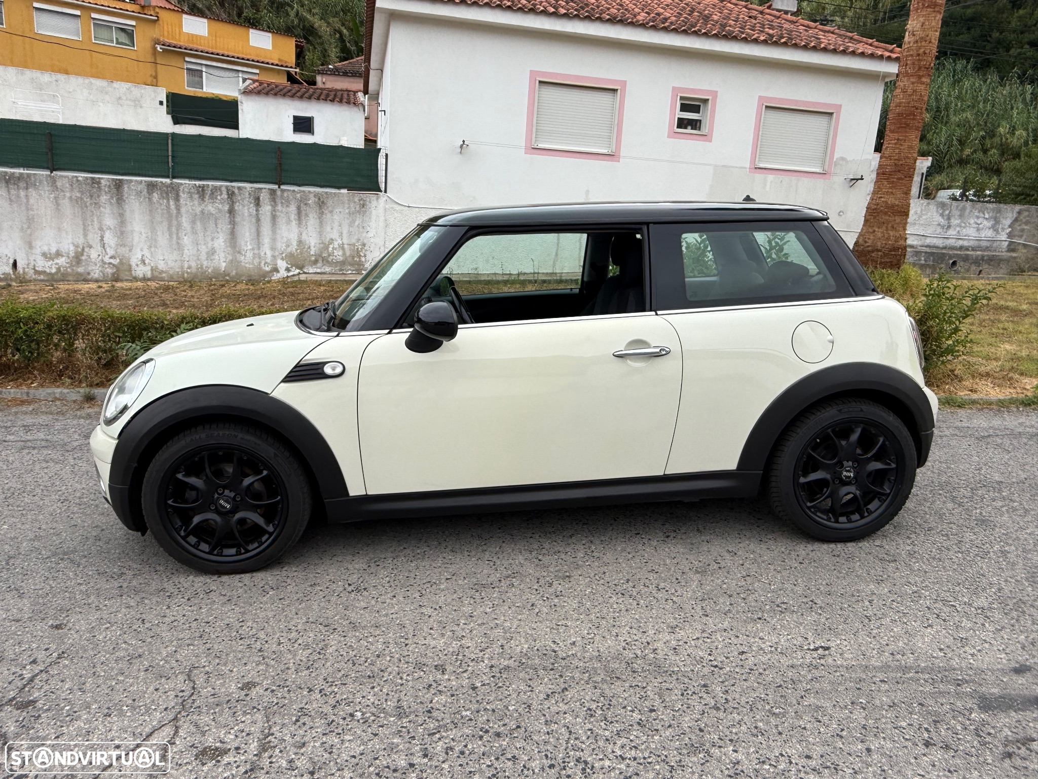 MINI 3 Portas Cooper D - 18