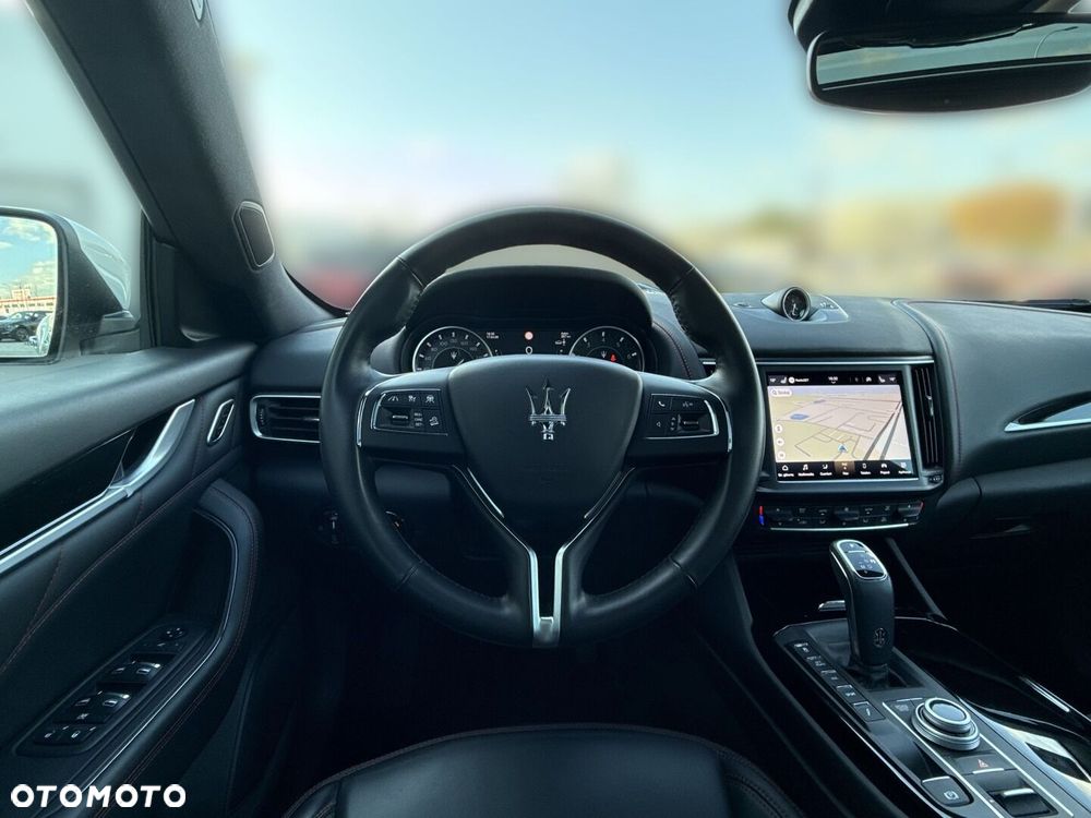 Maserati Levante - 12