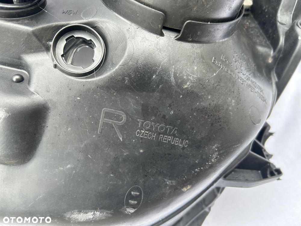 Lampa prawa Europejska Toyota Yaris III 11-14r - 7