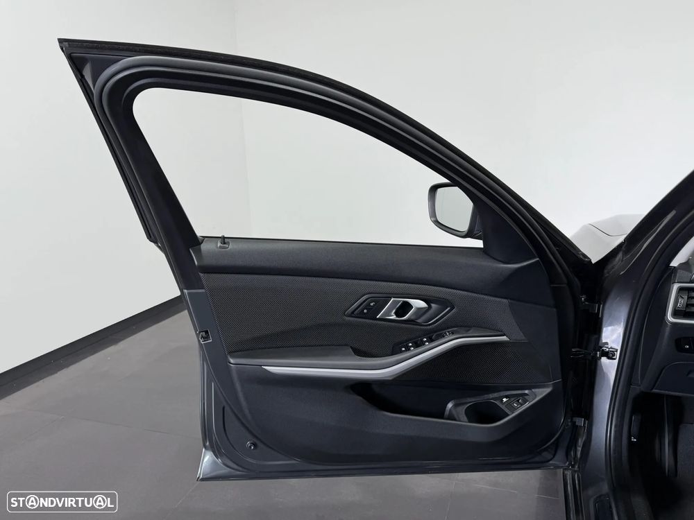 BMW 330 e Corporate Edition Auto - 17