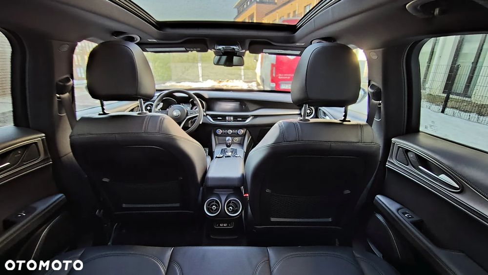 Alfa Romeo Stelvio - 10