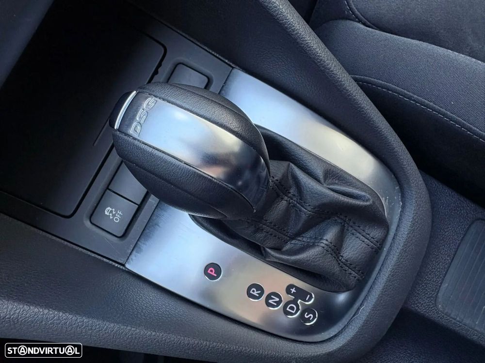 VW Golf 2.0 TDi Highline DSG - 7