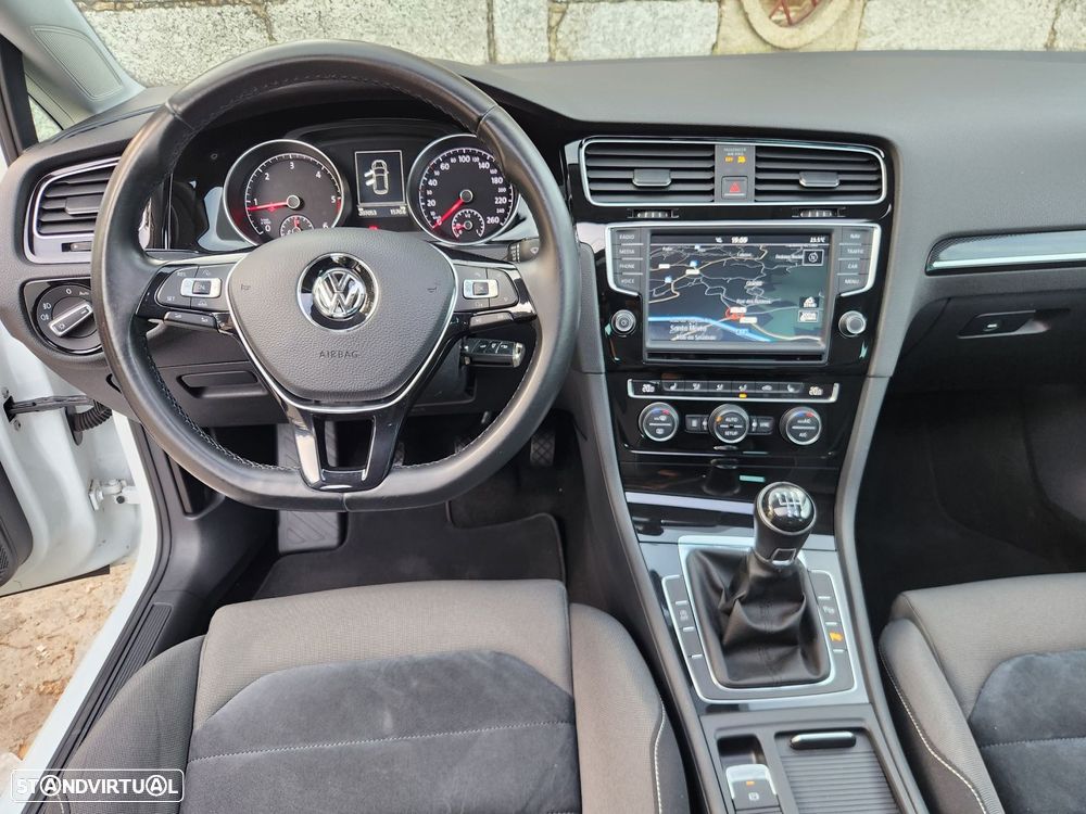 VW Golf 2.0 TDI BlueMotion Edition - 17