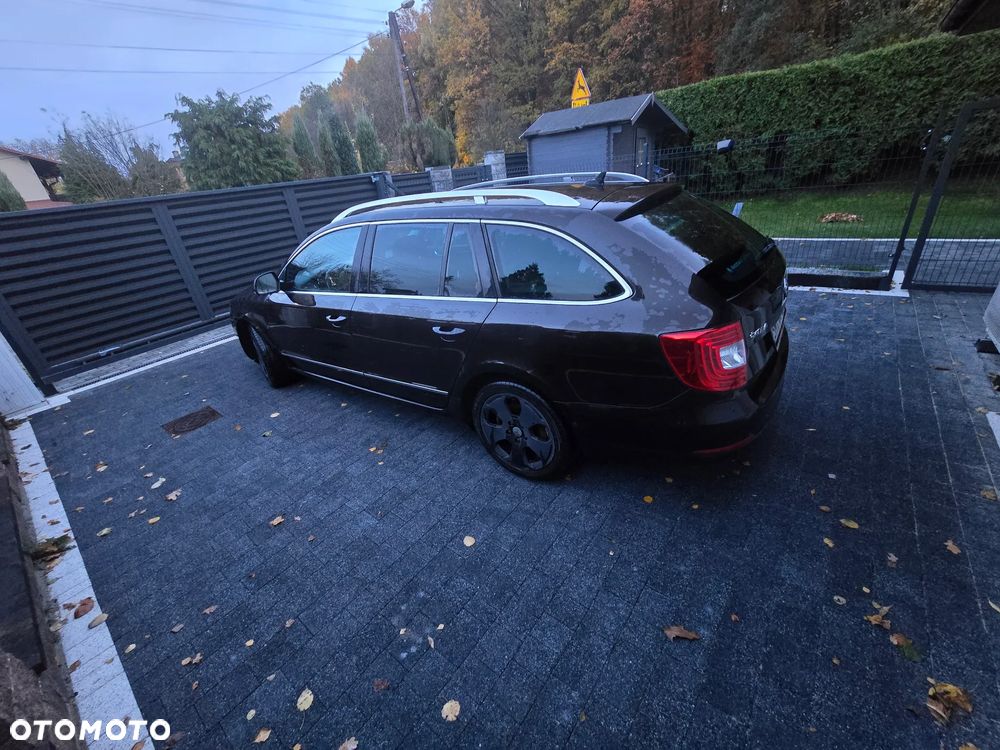 Skoda Superb 2.0 TDI Elegance DSG - 6