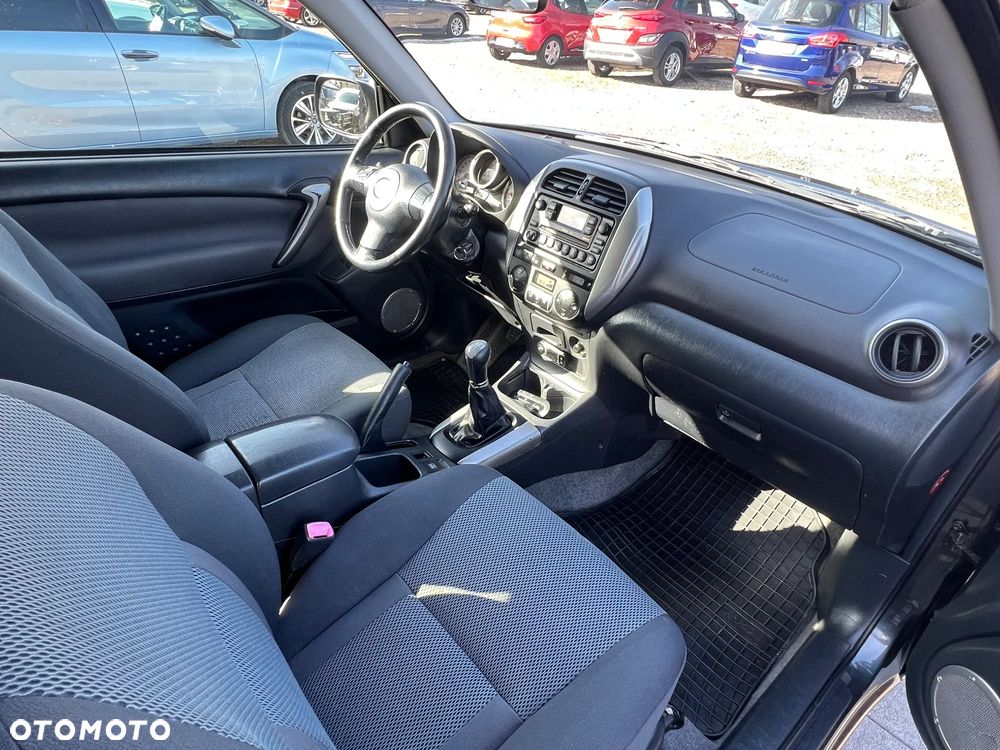 Toyota RAV4 4x4 Edition - 17