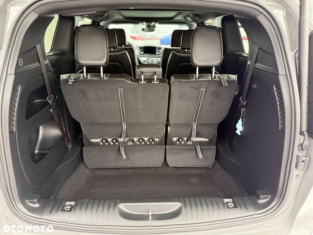 Chrysler Pacifica - 31