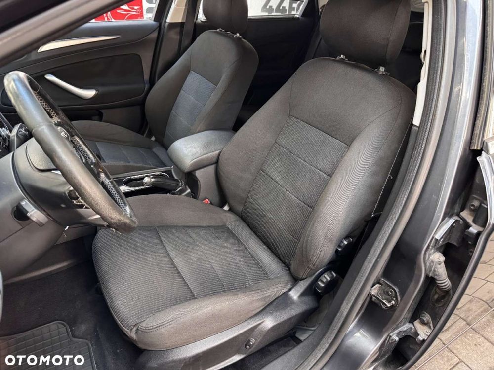 Ford Mondeo - 26
