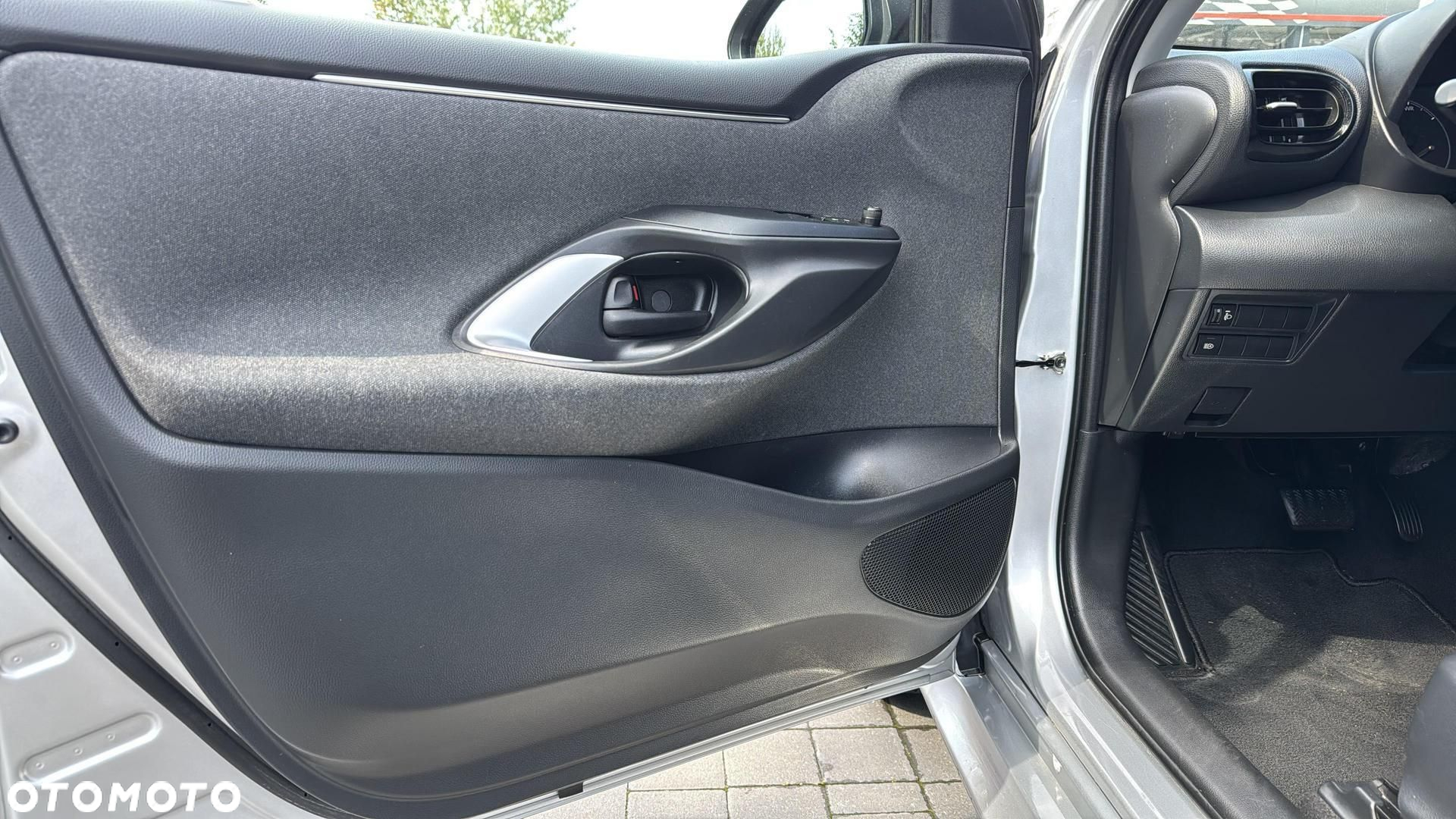 Toyota Yaris Hybrid 1.5 Comfort - 12