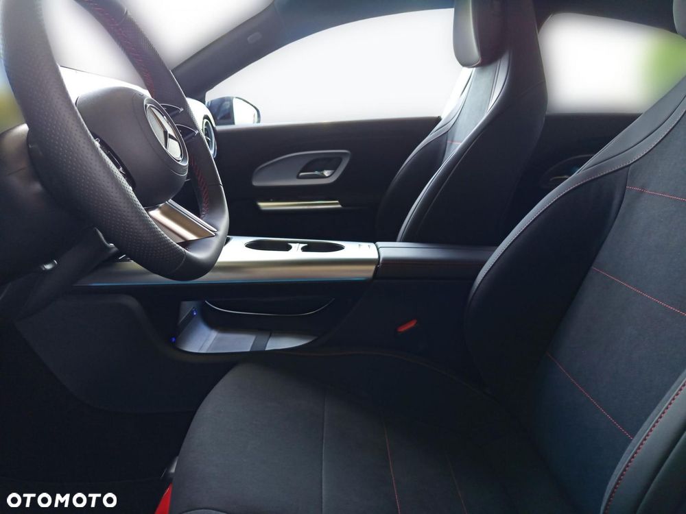 Mercedes-Benz CLA - 13