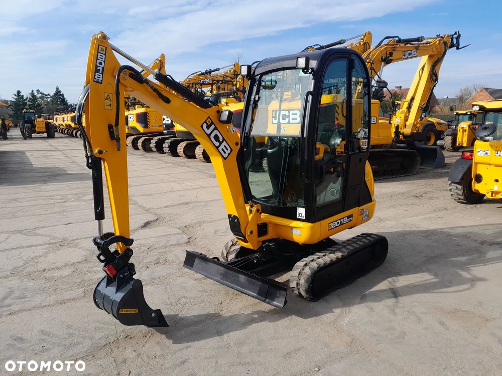JCB 8018 - 3