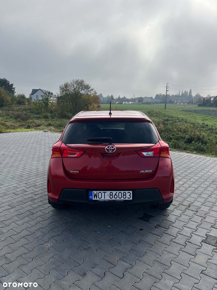 Toyota Auris 2013 photo 3