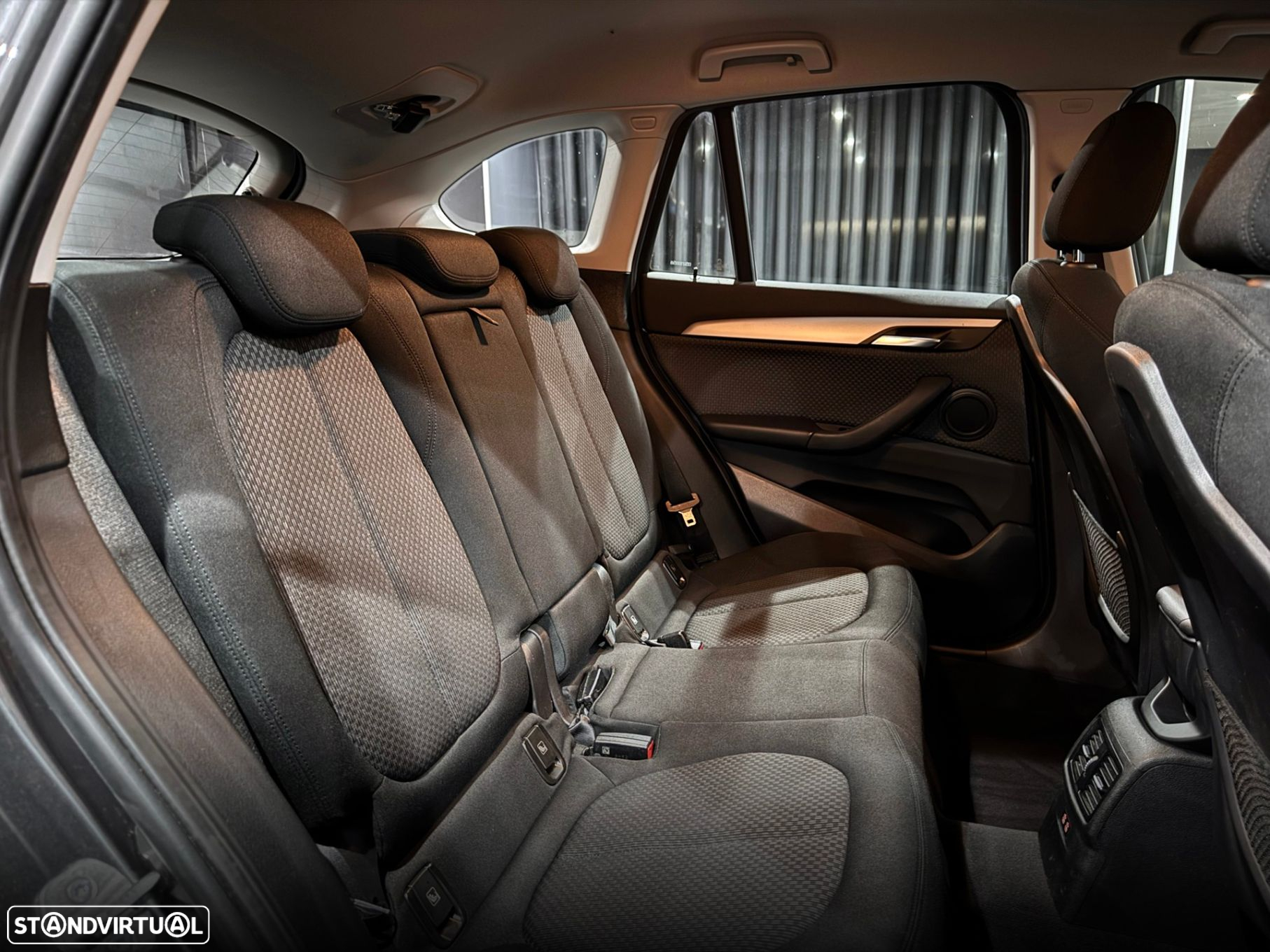 BMW X1 16 d sDrive Pack Essence Auto - 35
