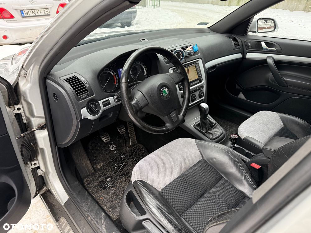 Skoda Octavia 2.0 TDI CR DPF RS - 14