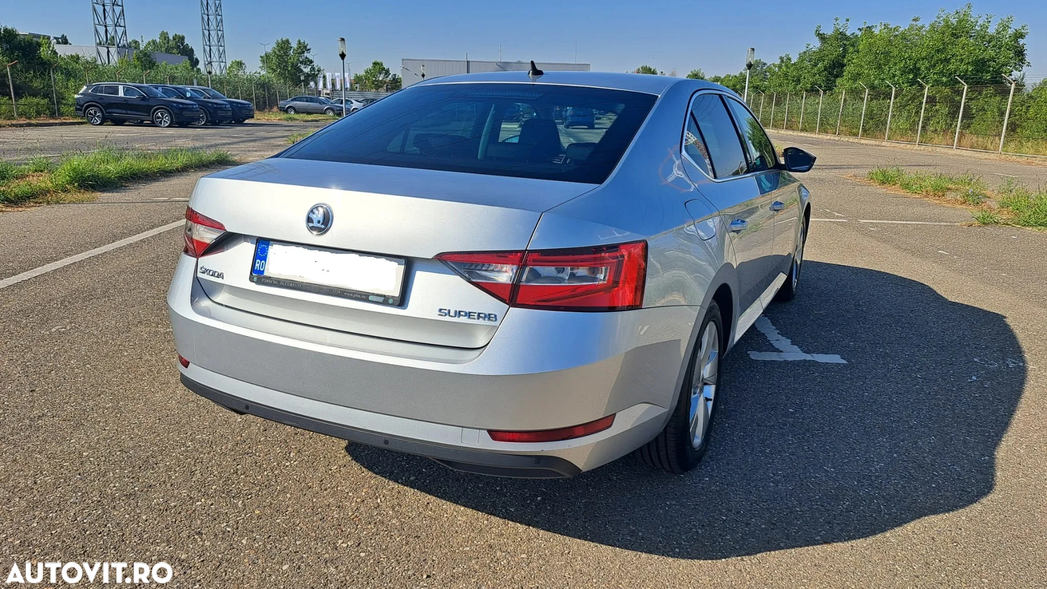 Skoda Superb 2.0 TDI DSG Ambition - 4