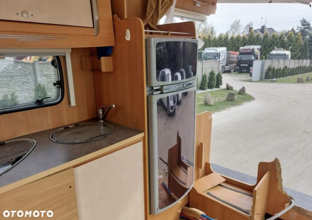 Lodówka do zabudowy campera challenger - 1